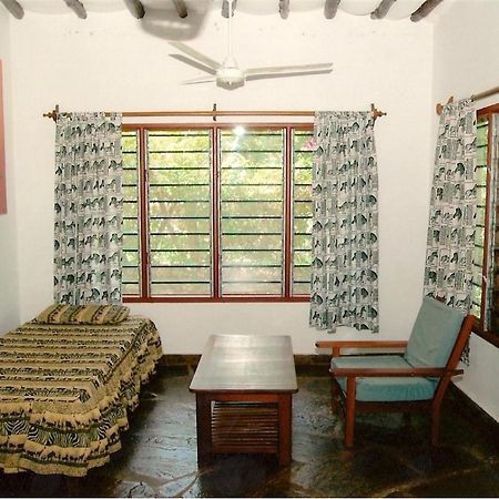 Simba & Oryx Cottages Playa de Diani Exterior foto