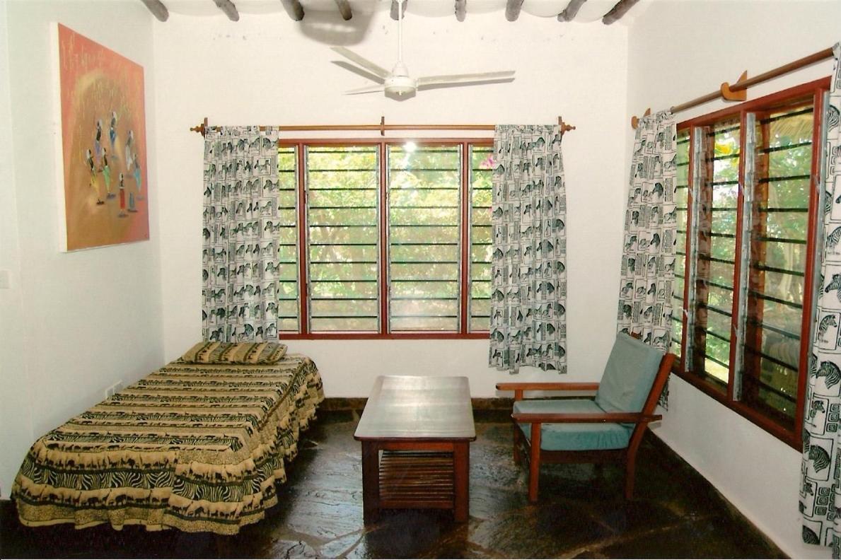 Simba & Oryx Cottages Playa de Diani Exterior foto