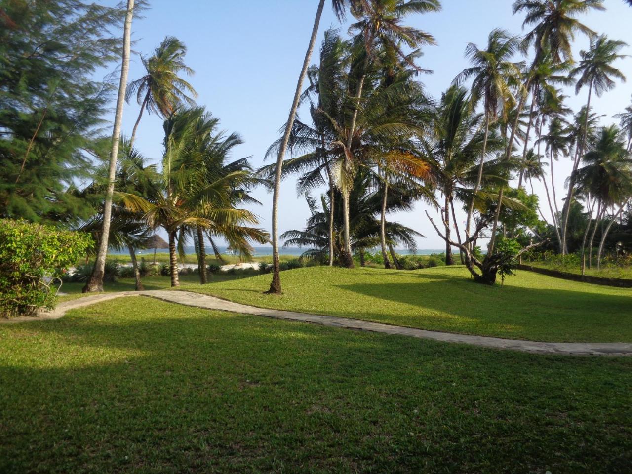 Simba & Oryx Cottages Playa de Diani Exterior foto